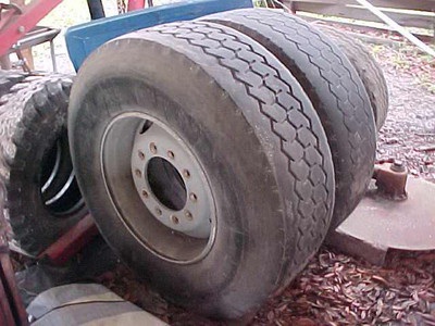 2- Michelin 425/65/22.5 Floats Mack
